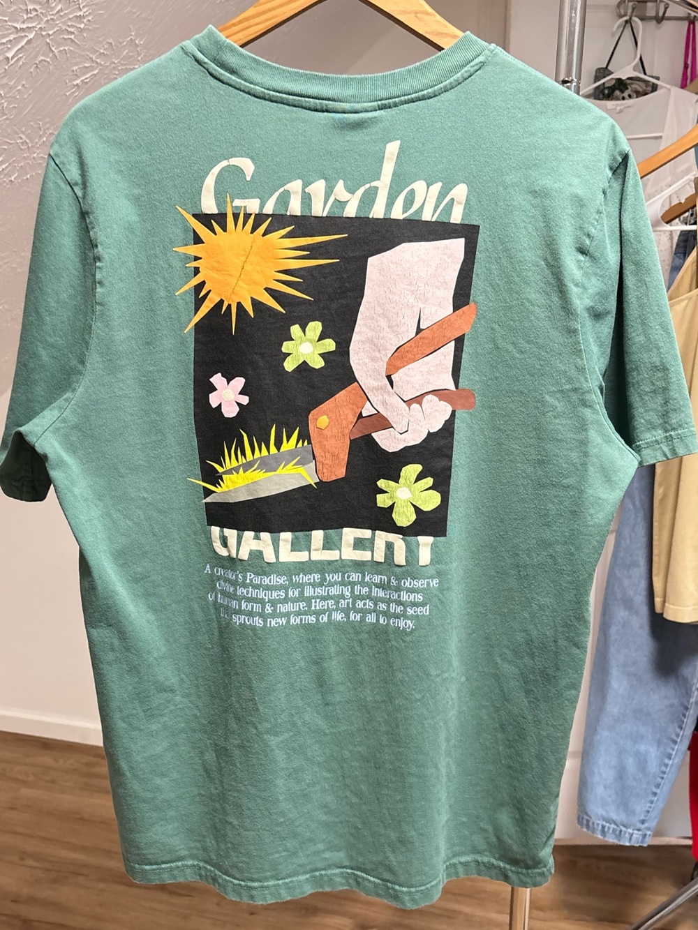 Coney Island Picnic graphic tee, Garden Gallery size large